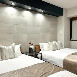 아파트 Fraise Nipponbashi -vacation Rental-, 오사카